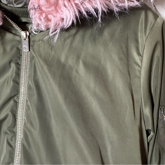 ME Jane Olive Green Women’s Jacket with Pink Faux Fur Hood Size Medium - Picture 6 of 15